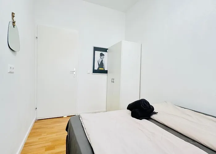 Comfy In A Shared Apt, 8min To Rathausplatz *