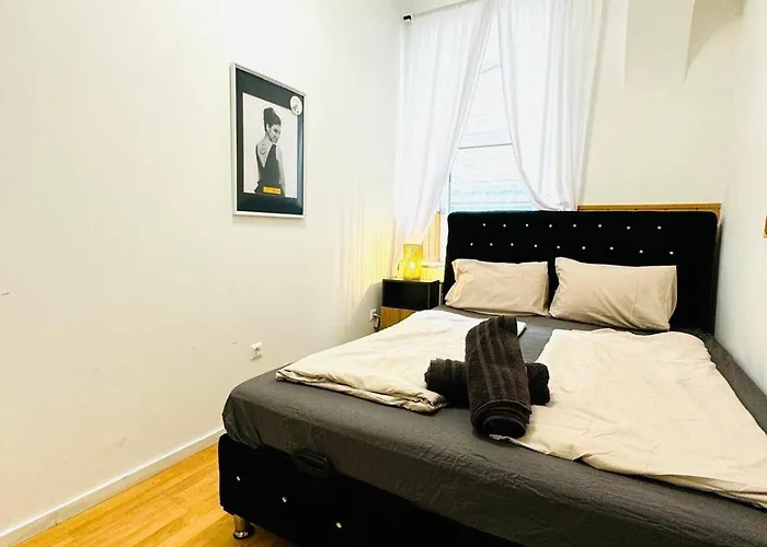 Comfy In A Shared Apt, 8min To Rathausplatz Apartmán