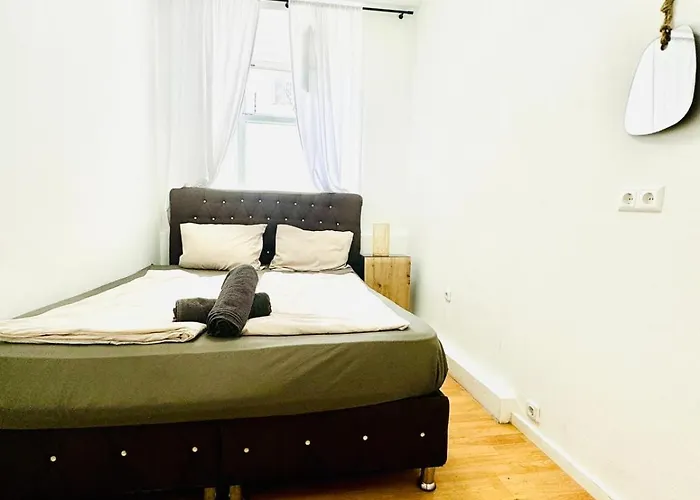 Comfy In A Shared Apt, 8min To Rathausplatz Apartmán Vídeň