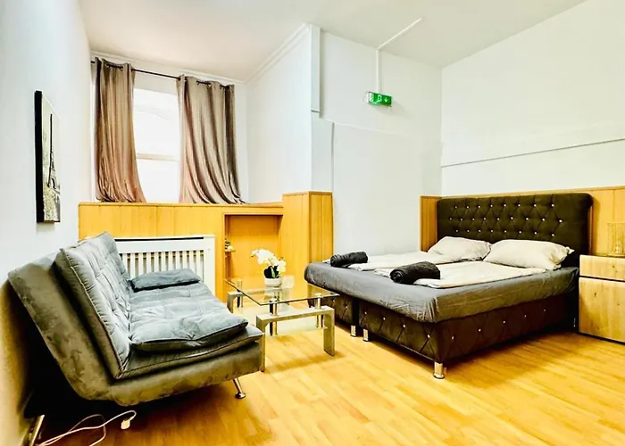 Comfy In A Shared Apt, 8min To Rathausplatz Apartmán