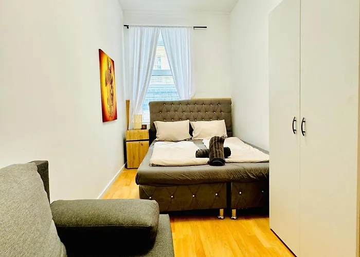 Comfy In A Shared Apt, 8min To Rathausplatz Apartmán