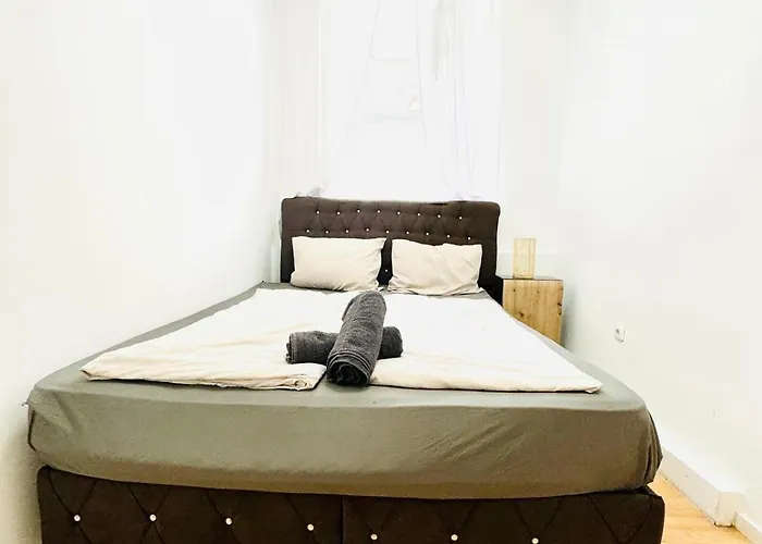 Comfy In A Shared Apt, 8min To Rathausplatz