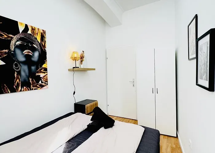 Comfy In A Shared Apt, 8min To Rathausplatz