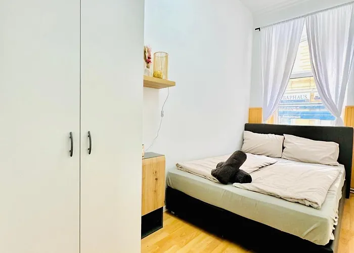 Comfy In A Shared Apt, 8min To Rathausplatz *