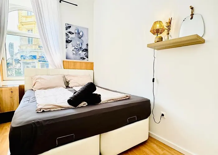 Comfy In A Shared Apt, 8min To Rathausplatz Apartmán Vídeň