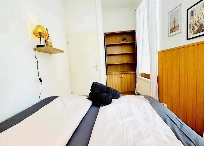 Comfy In A Shared Apt, 8min To Rathausplatz